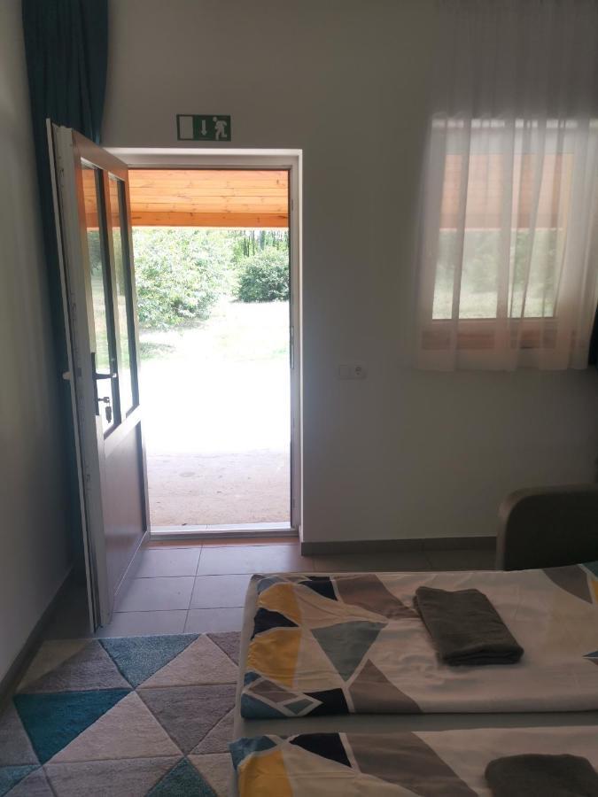 Apartamento Podlovics Tanya Panzió Kemecse Exterior foto